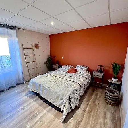 Tatil Evi Charmante Maison De Bourg, Dans Les Hauteurs Auvergnate ! *